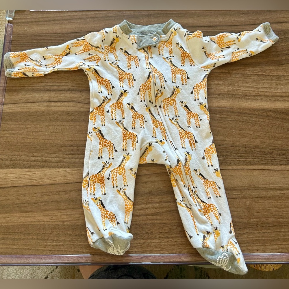 3 FOR $15 Burt’s Bees Newborn Long Sleeve Giraffe Onesie